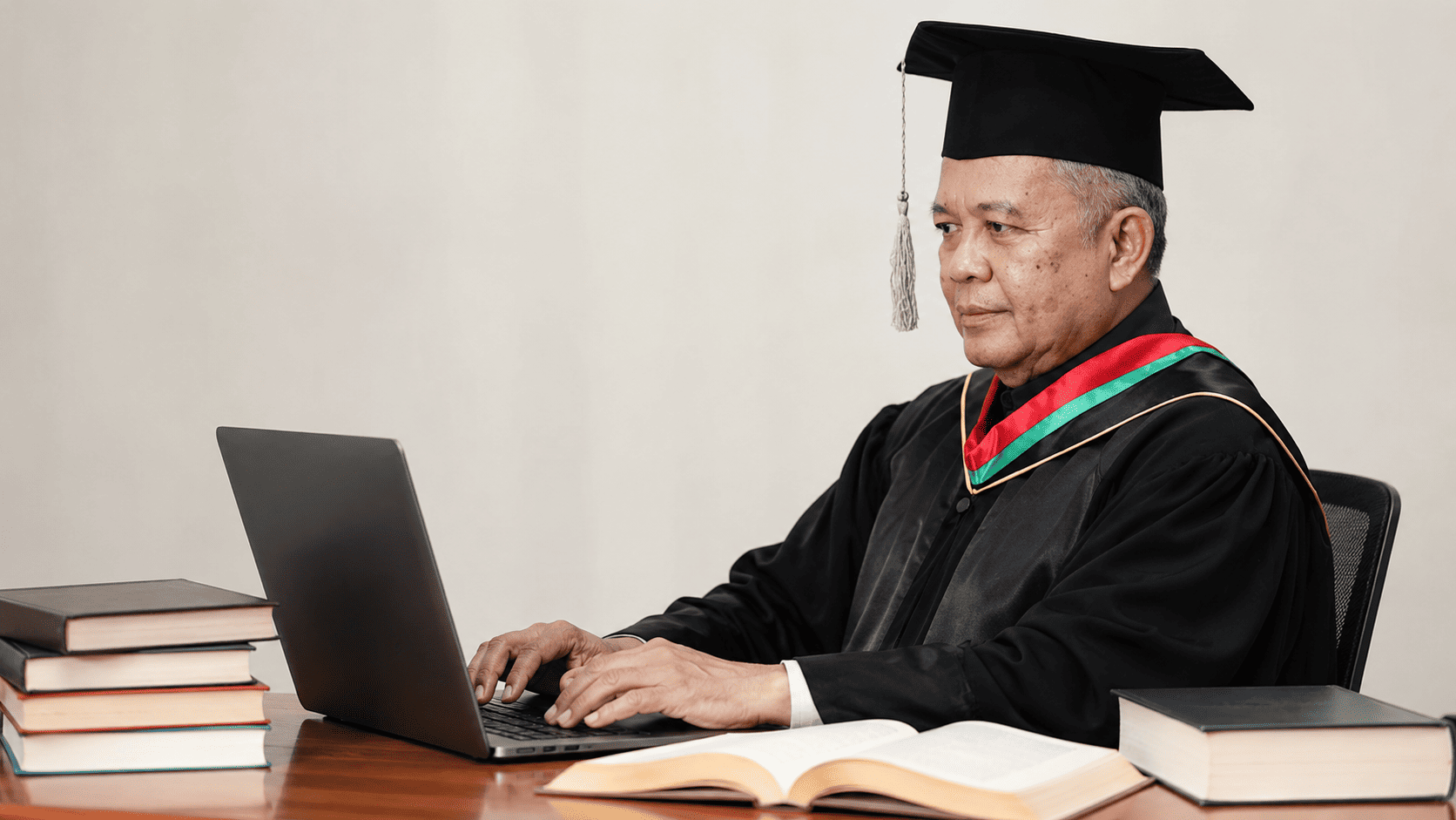 Ketua ASPAPI DKI Jakarta, Prof. Dr. Henry Eryanto, M.M Dikukuhkan sebagai Guru Besar UNJ